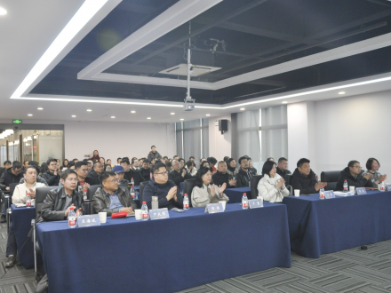 荣耀加冕，实干筑梦 | 2025年度突出贡献表彰大会圆满落幕！